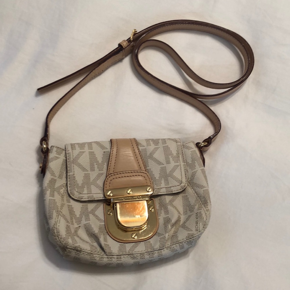 Michael Kors Charlton crossbody logo print!